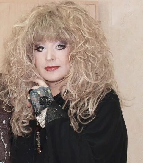 двойник аллы пугачевых. андрей рябушинский пародист двойник пугачевой. двойник пугачевой. винокур и пугачёва. пародист пугачевой.