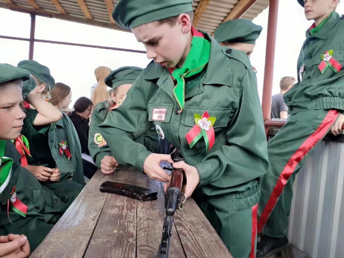 Какого числа зарница. Зарничка зарница. форма для зарницы. зарница рб. зарница ссср.
