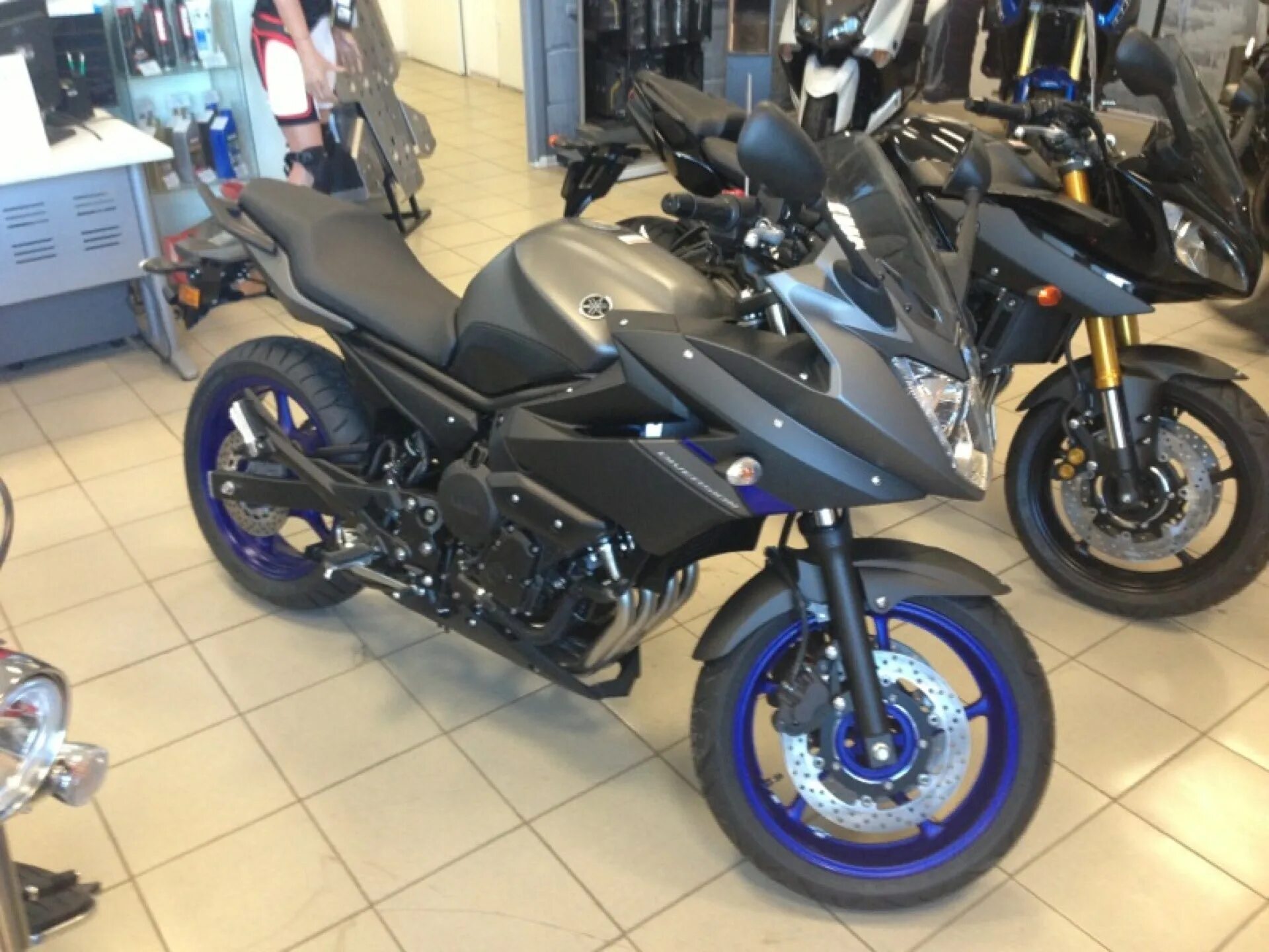 Yamaha магазин спб. Ямаха 600 2004 год. Yamaha xvz 1300 royal star venture. Yamaha петербург. Yamaha петербург.