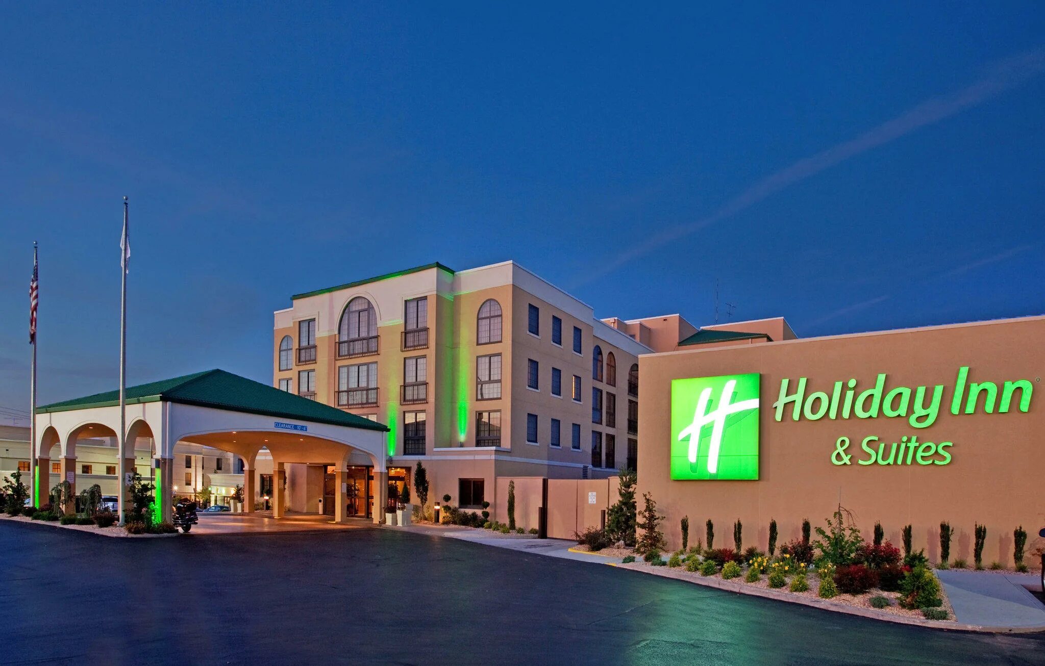 Holiday inn suites