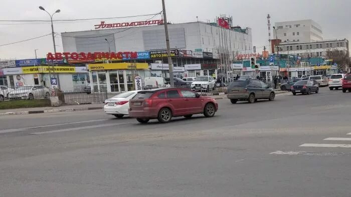 Рынок южный порт автозапчасти. Рынок кожуховская южный порт. Авто южный москва. Южный порт 90е. Авторынок южный порт метро кожуховская.