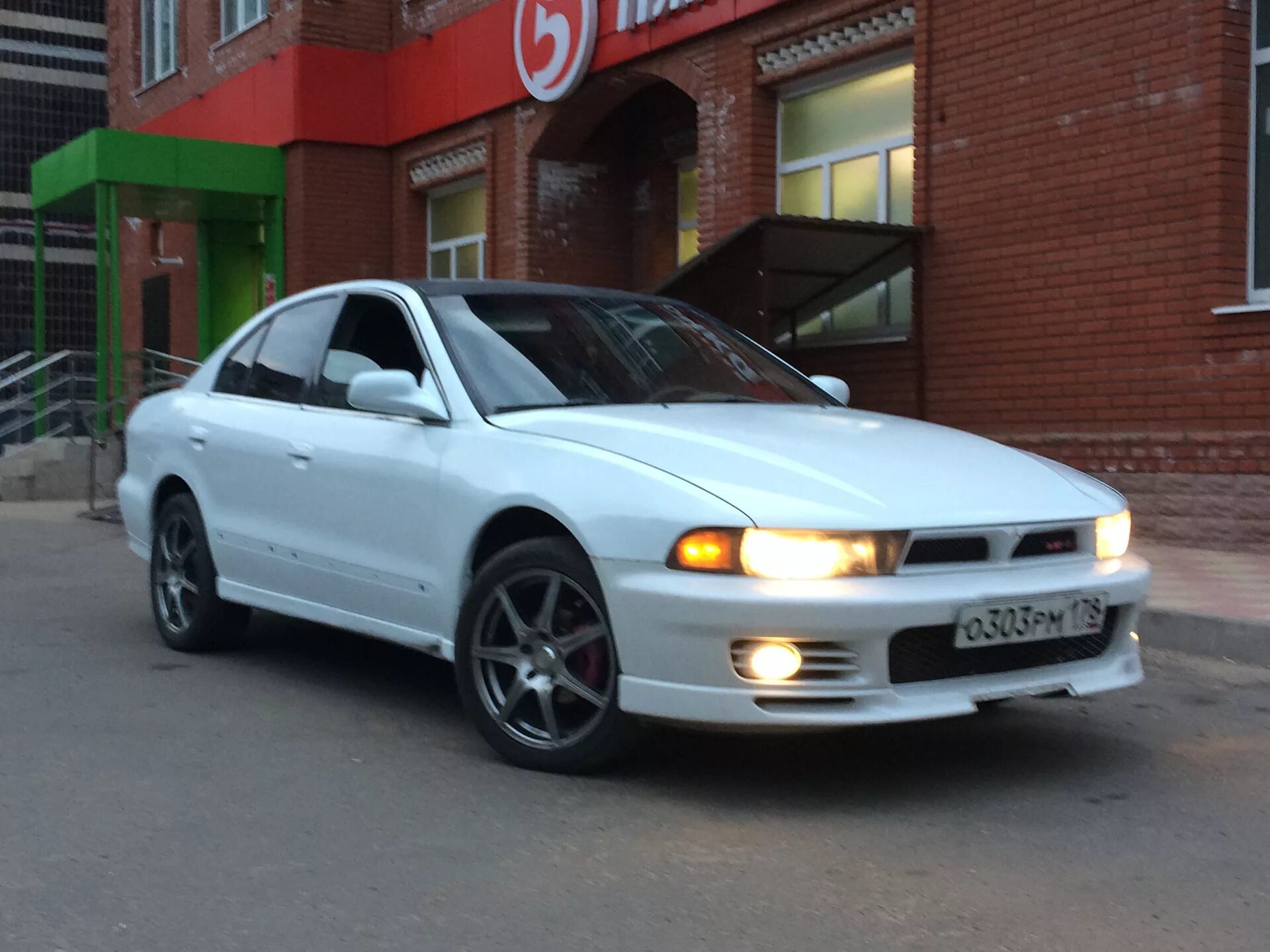 Mitsubishi galant 2. Митсубиси Галант 2001. Mitsubishi Galant 2001. Митсубиси Галант 8 2001. Mitsubishi Galant (8g).