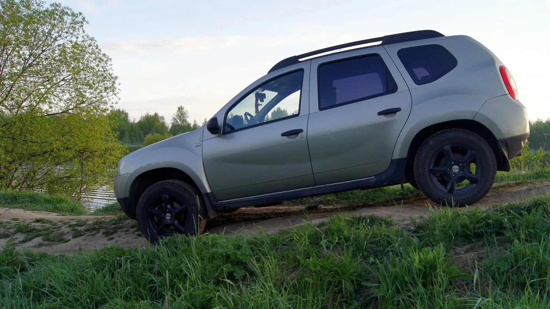 Рено дастер 2.0 видео. Renault Duster. Рено Дастер 1g. Рено Дастер 2021 серый. Тест драйв Рено Дастер.