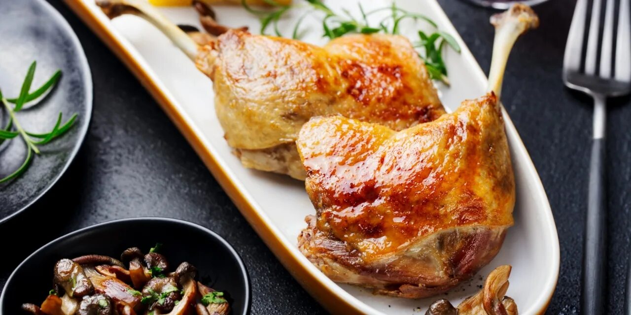 Как замариновать утиные ножки. Утиные ножки. duck leg confit. утиная ножка с апельсинами от шеф повара. утиная ножка с апельсинами в духовке.