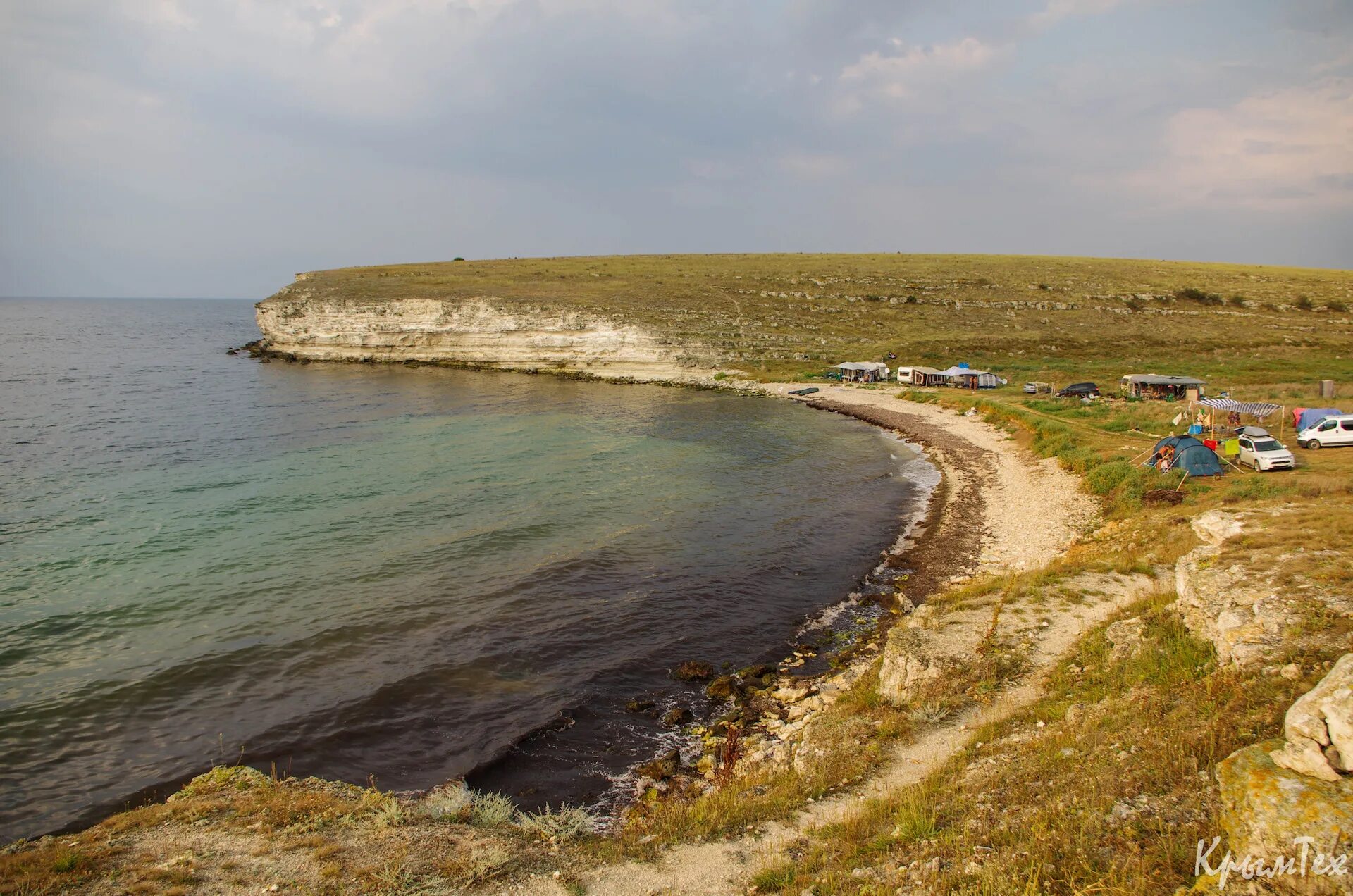 Береговая линия крыма. Бухта Кармыш Тарханкут. Крым Тарханкут балка Карамыш. Ожинная балка Черноморское Крым. Береговое Западный Крым.