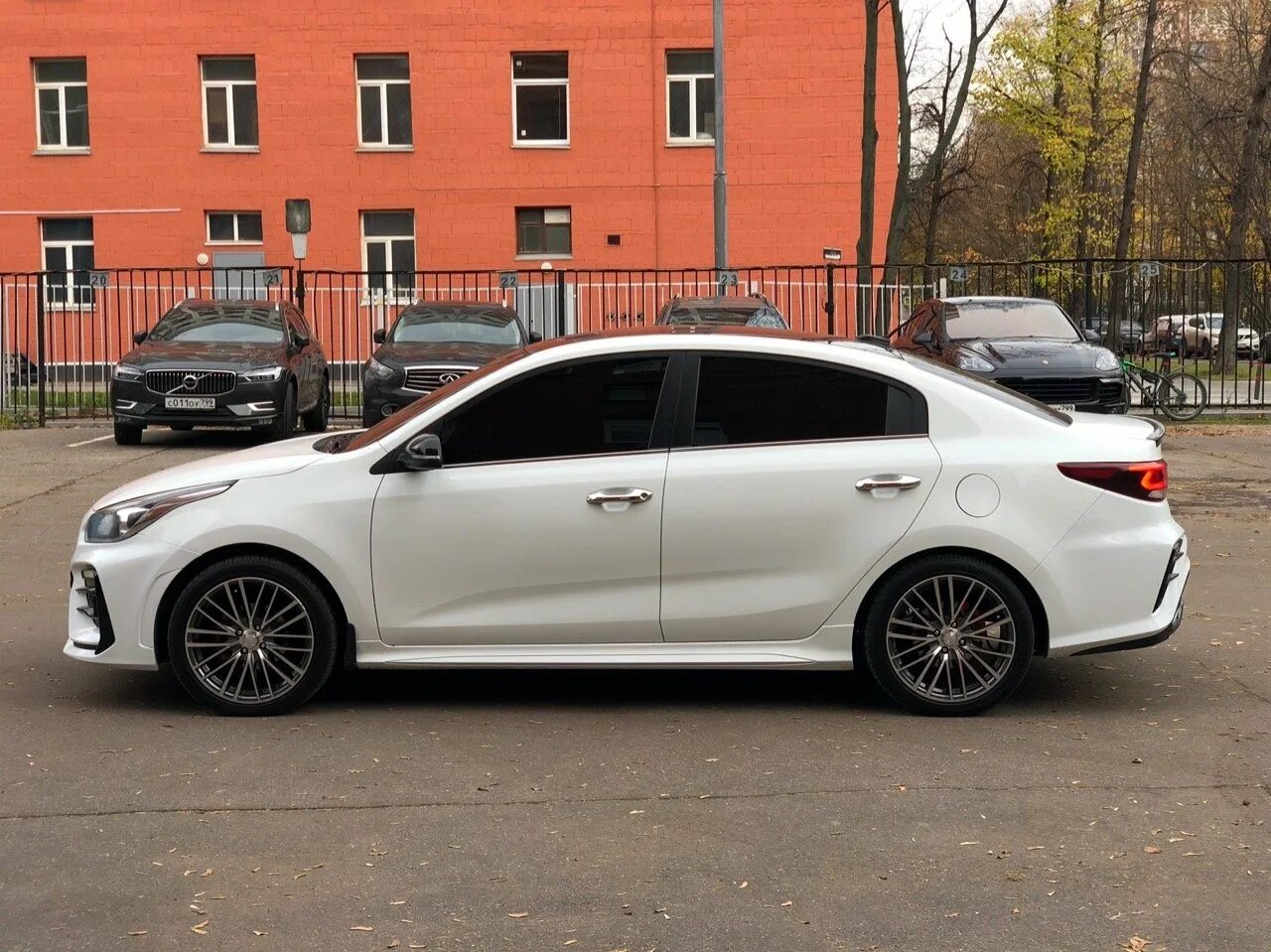 Rio 17. Kia Rio r17. Kia Rio 4 r16. Kia Rio диски r17. Киа Рио на дисках r17.