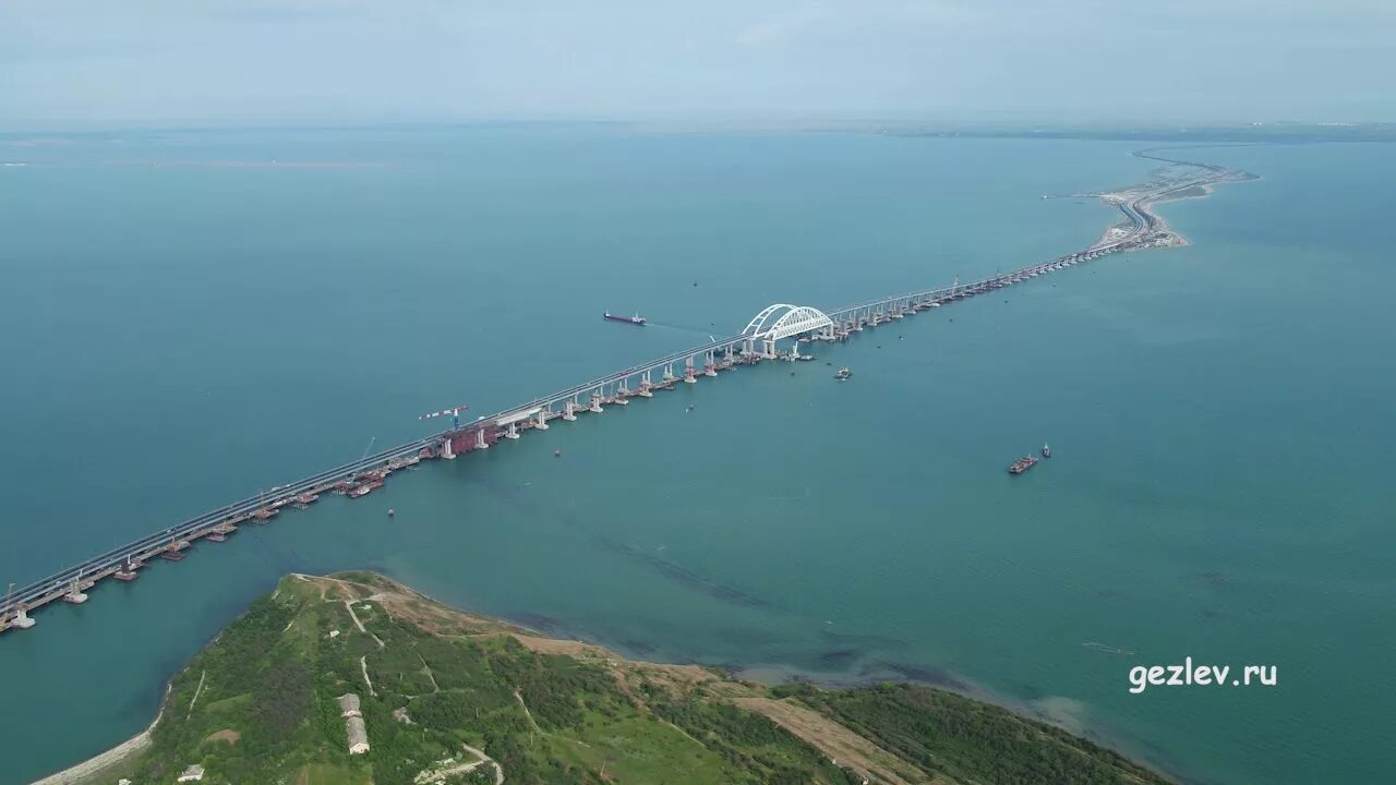 Как "оккупанты" делают из Крыма сказку - ж/д Крымского моста, что построено на 2