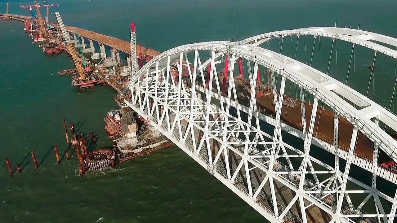 Монтаж пролета. Крым мост 2023. Мост. Крымский мост. Пролеты Крымского моста.