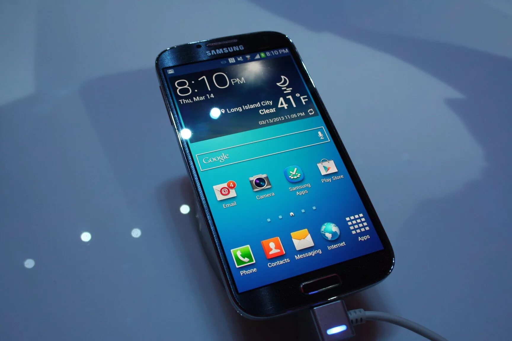 Samsung Galaxy s4. Samsung Galaxy s4 2013. Самсунг галакси с4 i9500. Galaxy s4 gt-i9500. Мобильный телефон самсунг москва