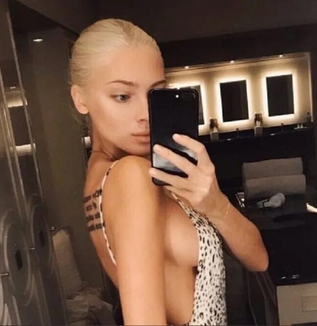 Голая Жена Тимати