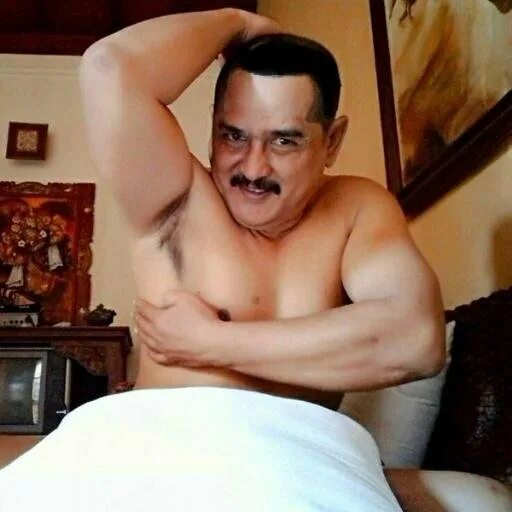 Bokep daddy. Bapak Bali. Gadun hot. Bapak Gendut Berkumis Indonesia telanjang.