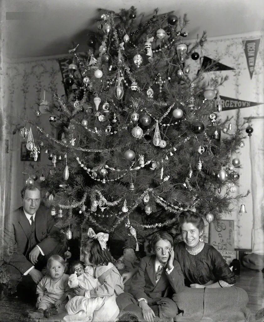 Старинная Новогодняя елка. Старые новогодние снимки. Новогодняя елка в Советском стиле. Старинная Рождественская елка. Новый год 1940