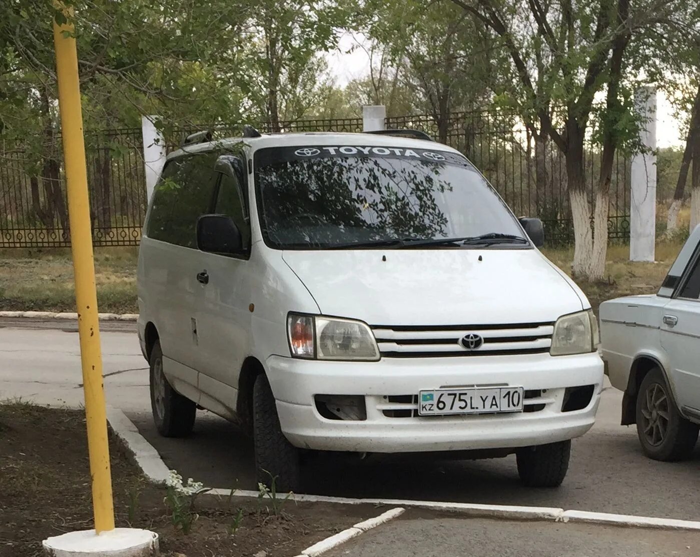 Тойота товн айс ноах. Toyota Town Ace Noah. Тойота Town Ace Noah. Toyota TOWNACE Noah. Toyota Town Ace Noah r40.