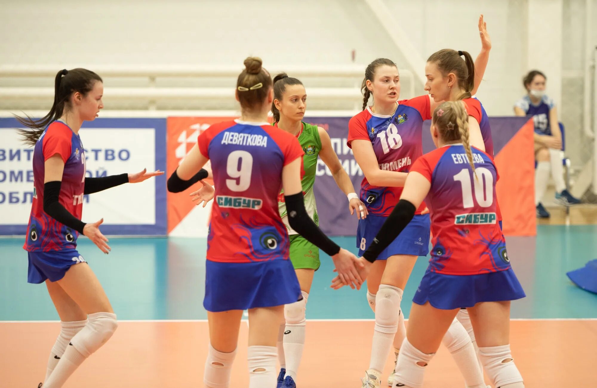 локомотив новосибирск волейбол команда. локомотив (волейбольный клуб, новосибирск). вк локомотив новосибирск. волейбольная команда локомотив новосибирск. расписание игр локомотива новосибирск волейбол.