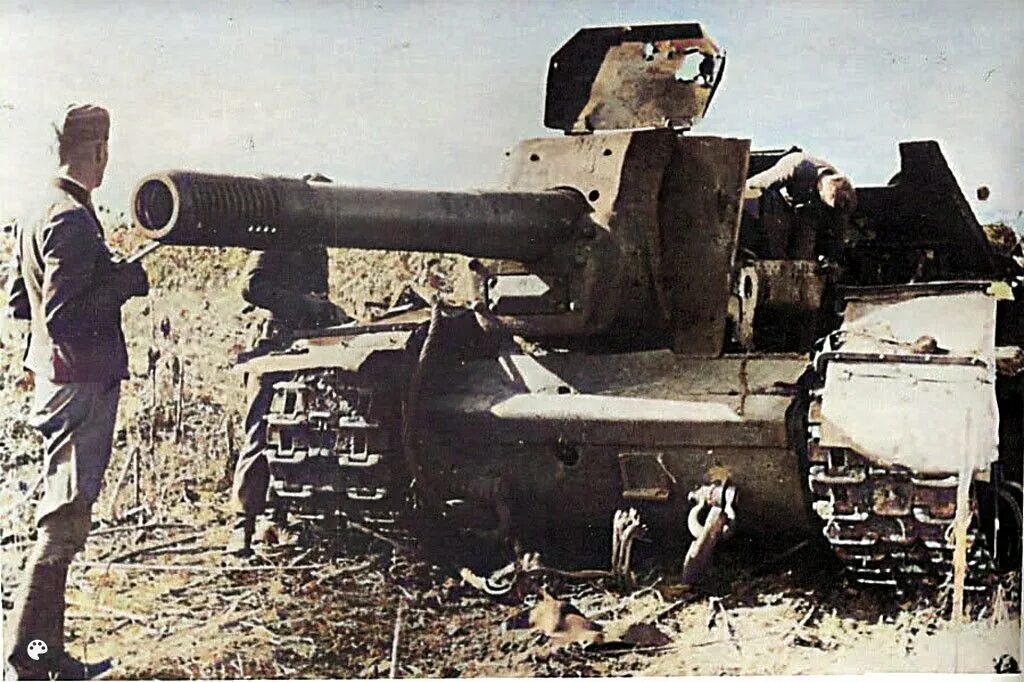 Немецкие танки после. Подбитые танки ИСУ 152. Су 152 Курская дуга. ИСУ 152 зверобой Курская дуга.
