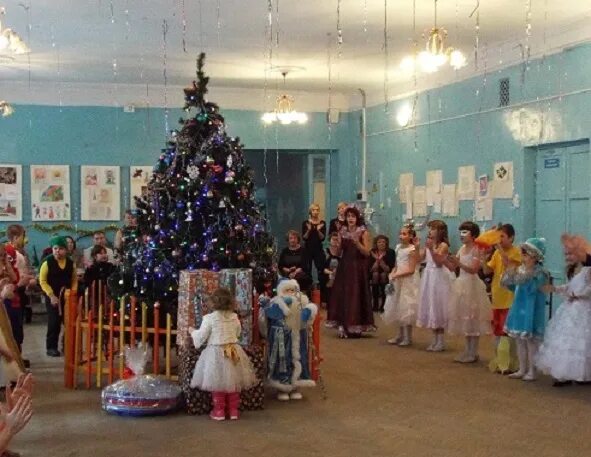 В самарской области родители. Детский сад 208 Самара Мехзавод 2016 утренник новый год. Школа 123 Самара Новогодняя ёлка. Как будет проходить Новогодняя елка в Самарской области у школьников.