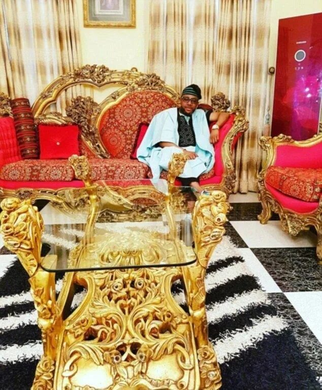 особняк трампа в палм бич. как живут обеспеченные люди. девушка в богатом доме. как живут обеспеченные люди. роскошь и богатство.