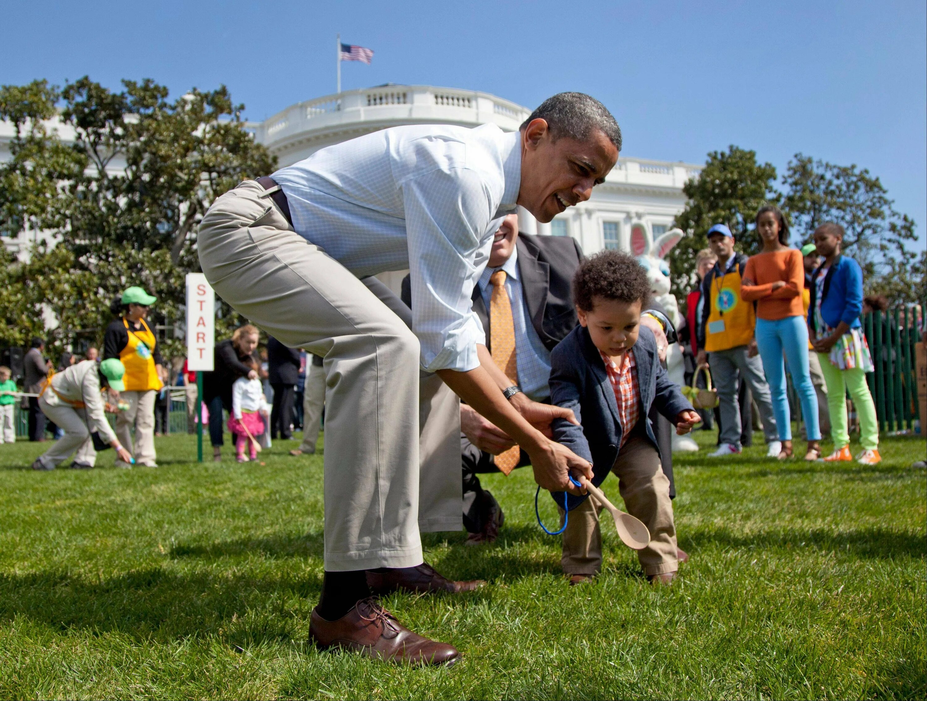 White House Easter Egg Roll. Катание яиц на Пасху. Катание яиц в США. Пасха в США. Пасха в сша 2024 году когда