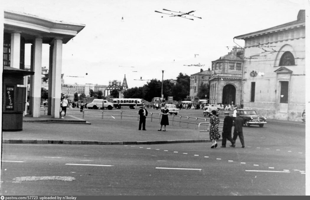 Индекс площадь ленина 1. Крымская площадь москва 1989. крымская площадь в москве. ул метростроевская москва. крымская площадь москва ссср.