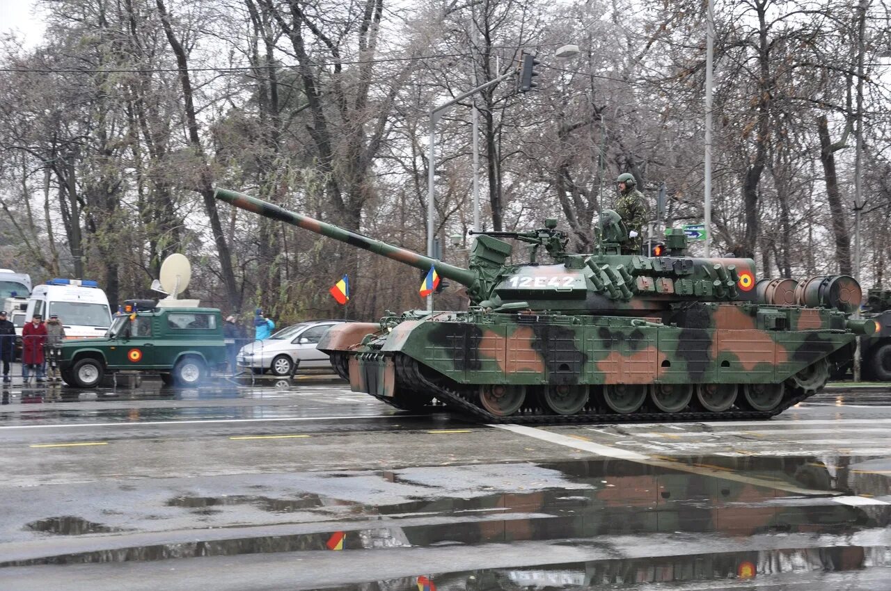 Tr-85m1 «бизон». Tr-85m1 «бизон». Тр-85 танк румыния. Румынский танк tr-85m1. Румынский танк tr-85m1.