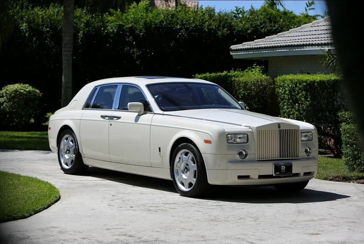 Роллс россия. Rolls-Royce Phantom (VII). Роллс Ройс Фантом 2003. Rolls Royce Phantom 7. Rolls Royce Phantom 2011.