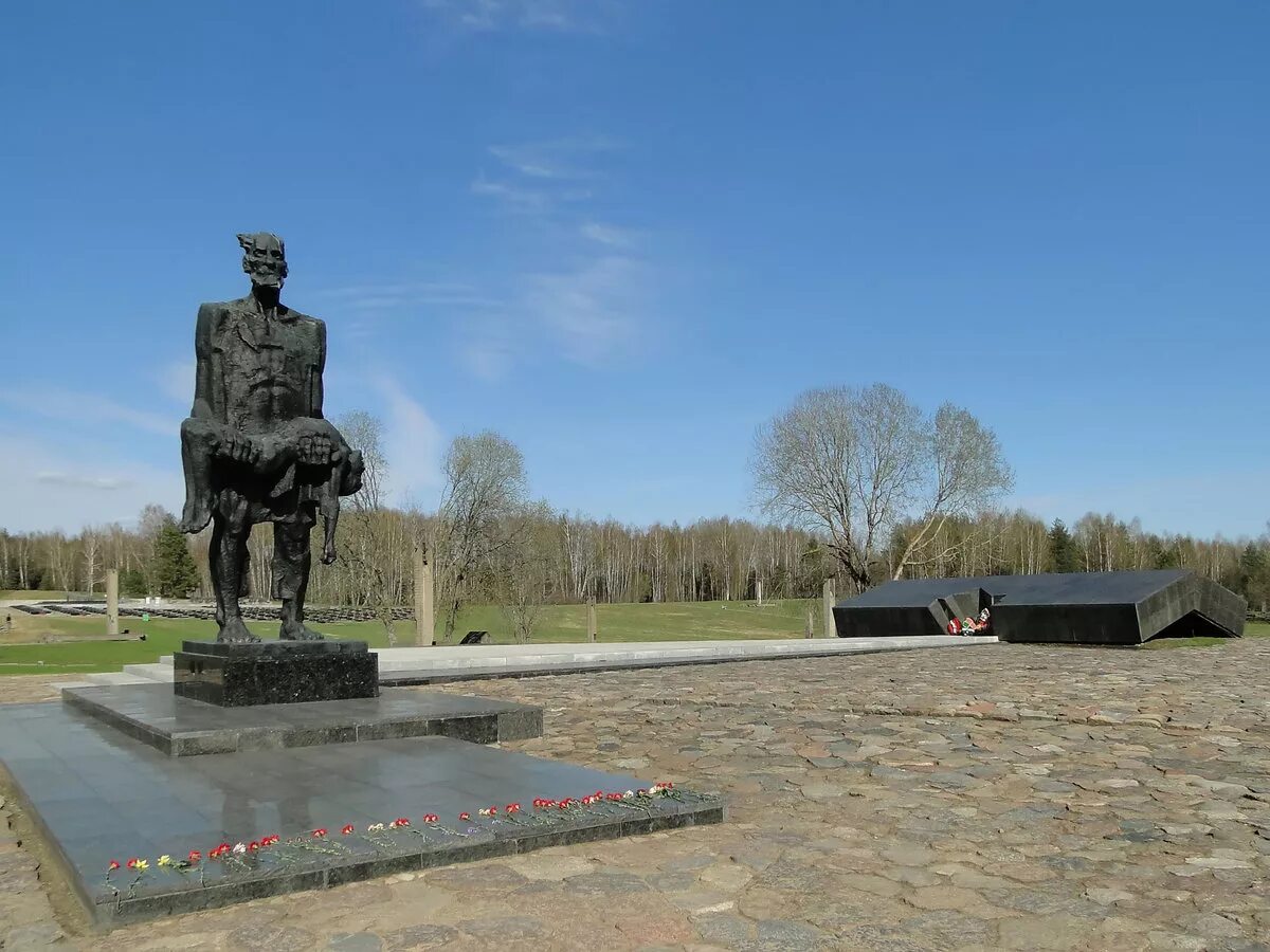 Мемориал Хатынь. Хатынь памятник. Мемориальный комплекс Хатынь, Республика Беларусь. Памятник Хатынь в Белоруссии.