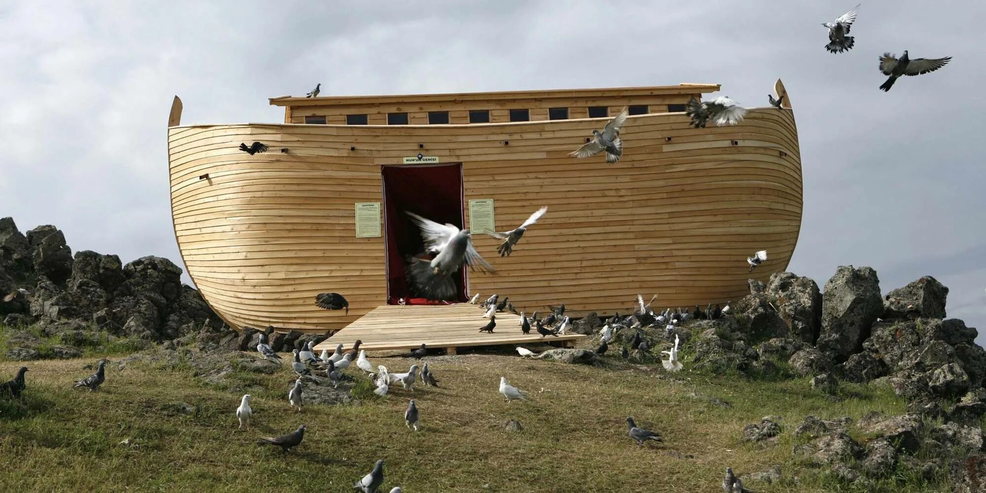 Ноев ковчег в армении. Армения гора арарат ноев ковчег. Ной корабль ковчег арарат. Кентукки ковчег. Ноев ковчег на горе арарат.