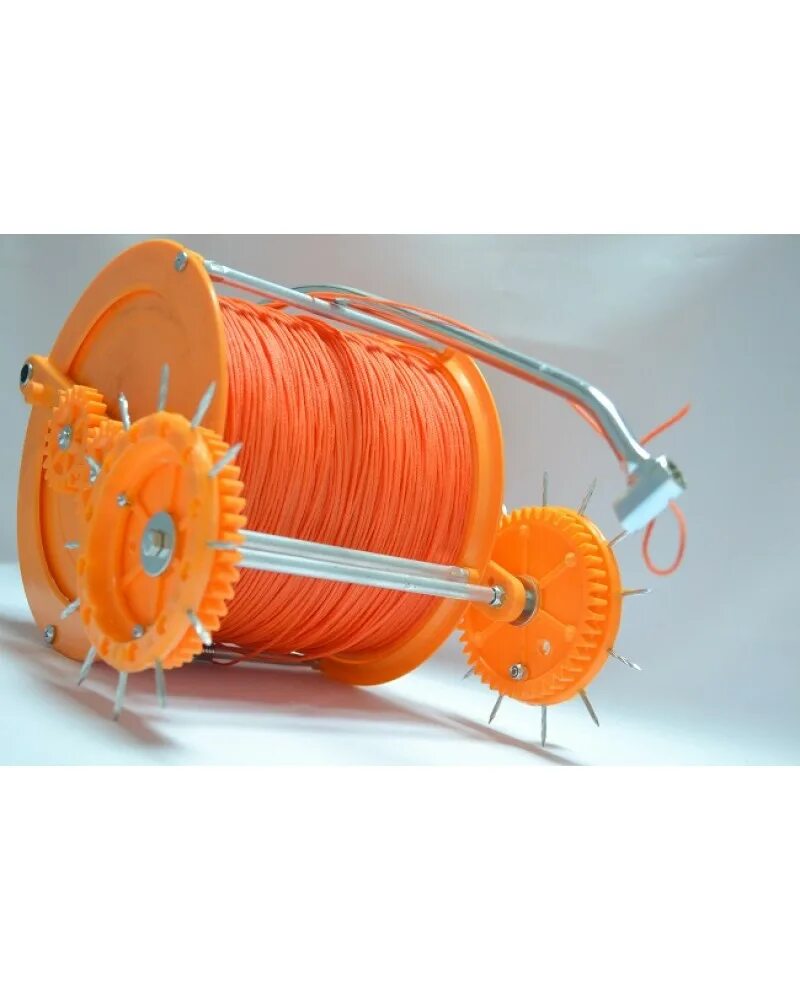 Протяжка сетей подо льдом. Лебёдка для протягивания сетей подо льдом. Финская лебедка для протяжки сетей. Финская лебедка для протяжки сетей. Протяжка сетей подо льдом.