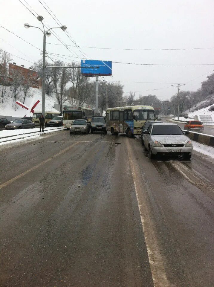 Авария на Стачки Ростов на Дону вчера. ДТП на Стачки в Ростове на Дону сегодня. Авария на проспекте Стачек. Давление в ростове на дону сегодня