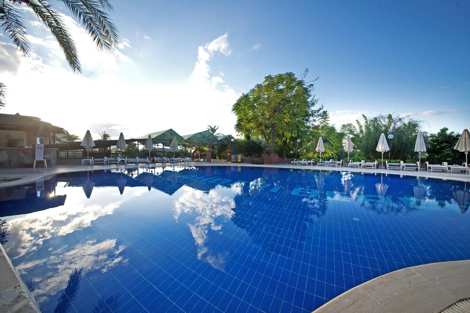C arancia resort hotel. Mahberi beach hotel 4 турция. Махбери турция. Отель mc mahberi beach 4. Отель mc mahberi beach hotel.