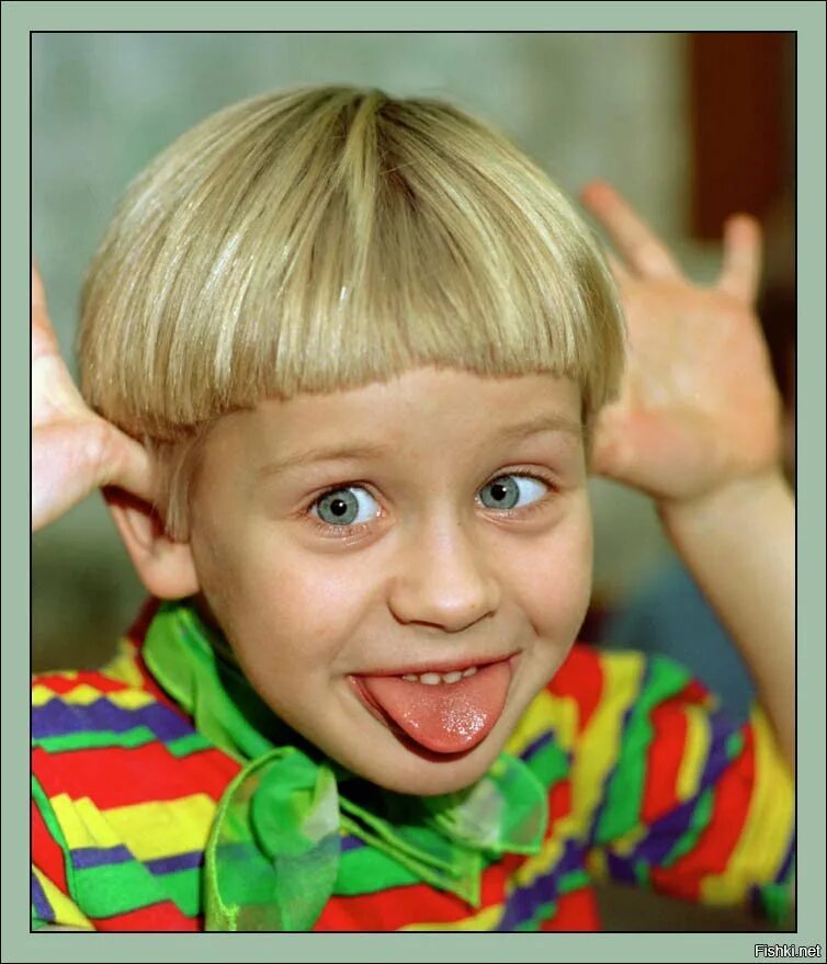 Мальчик озорник. Дети озорники. Смешной мальчик. Дети озорники. Картинки детские хулиганские.