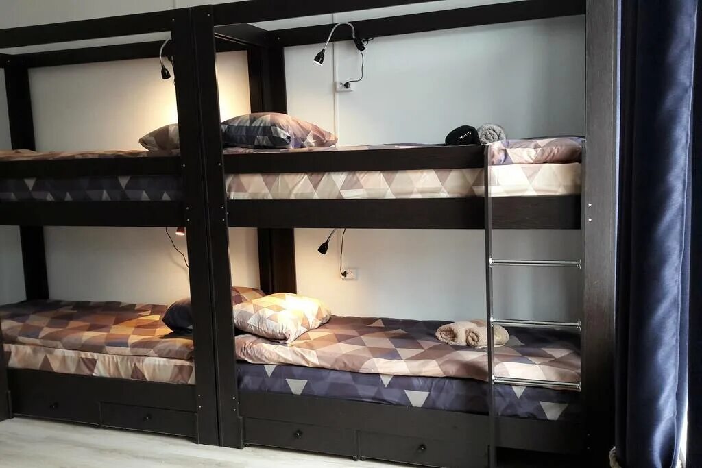 Хостел берлога. Хостел берлога уфа. Ул поляны 57 хостел. Хостел поляны 57а. Ул поляны 57 хостел.