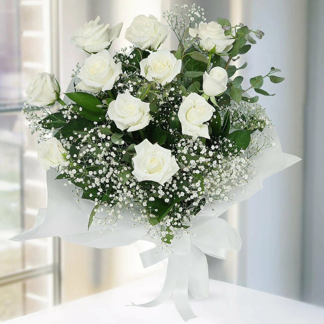 Белые розы с гипсофилой букет. 11 Роз с гипсофилой. Букет белых роз. Красивый букет из белых цветов.