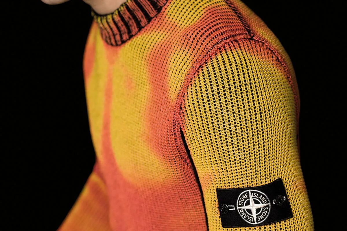 Ткань меняющая цвет. Термо свитер стон айленд. свитер stone island ice knit. stone island свитер меняющий цвет. термочувствительный свитер от stone island.