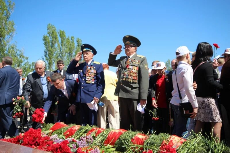 Прошел праздник день победы. Кропоткин парк Победы день Победы. День Победы в парке. Празднование дня Победы в Прилуках. Празднование 9 мая в парке.