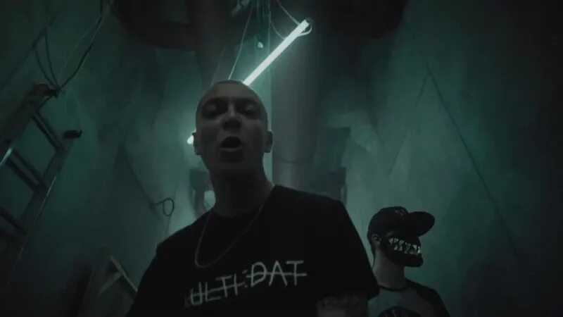 Оксимирон песня под подошвой. Oxxxymiron город под подошвой. Окси город под подошвой. Оксимирон город. Оксимирон клип.