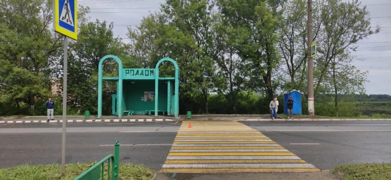 Саранск поступи. Дорога возле остановки. Ул Победы Саранск. Остановки в Мордовии. Остановка победа Саранск.