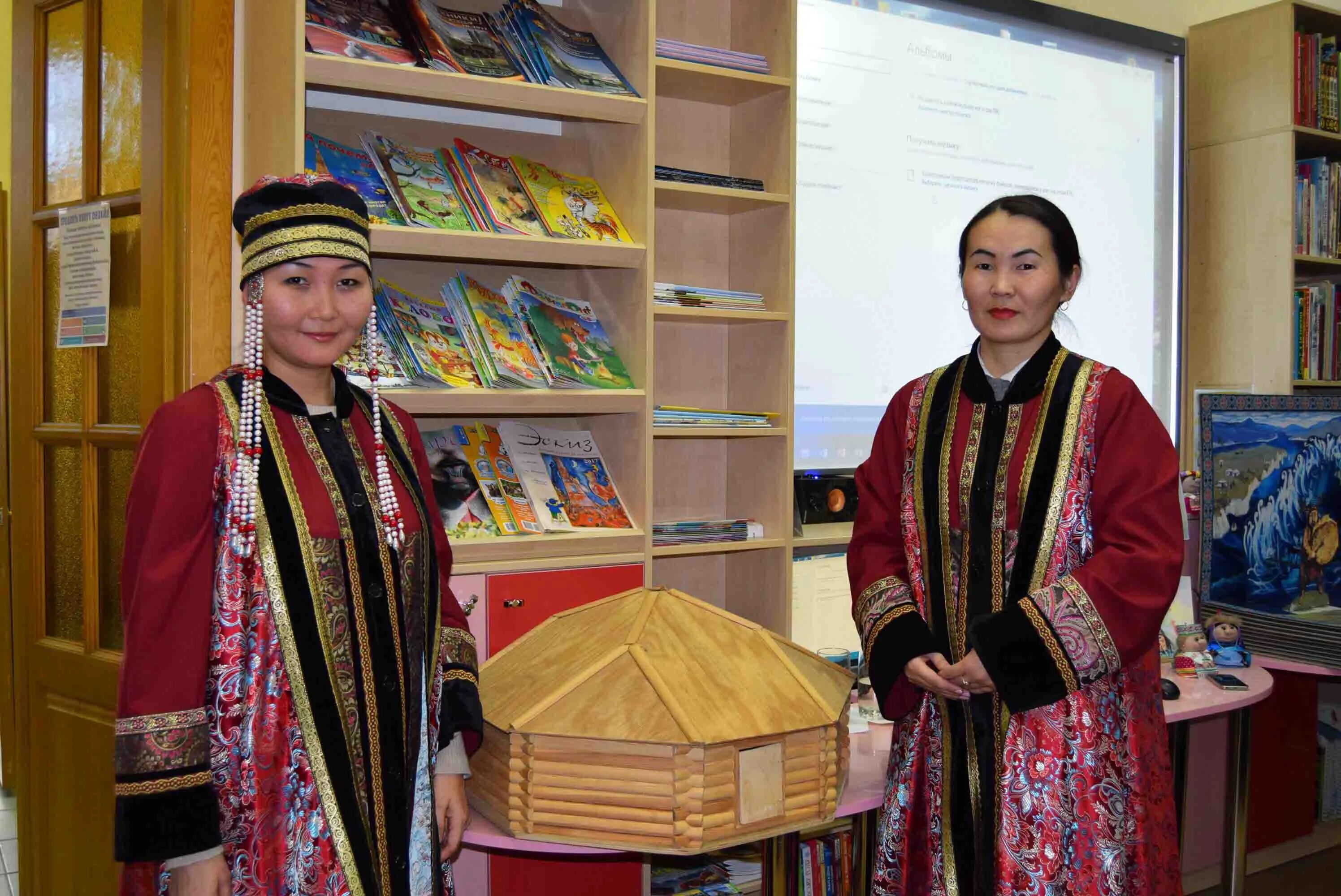 Центр культуры коренных народов прибайкалья. Культура прибайкалья. Таблица коренные народы прибайкалья. Буряты культура и традиции. Культура бурятов.