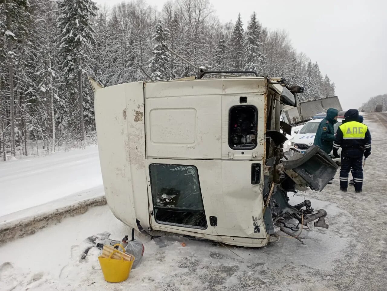 Дтп грузовые автомобили. ДТП Грязовецкий район трасса м8. Авария Вологодской области в Грязовецком районе на трассе м-8.