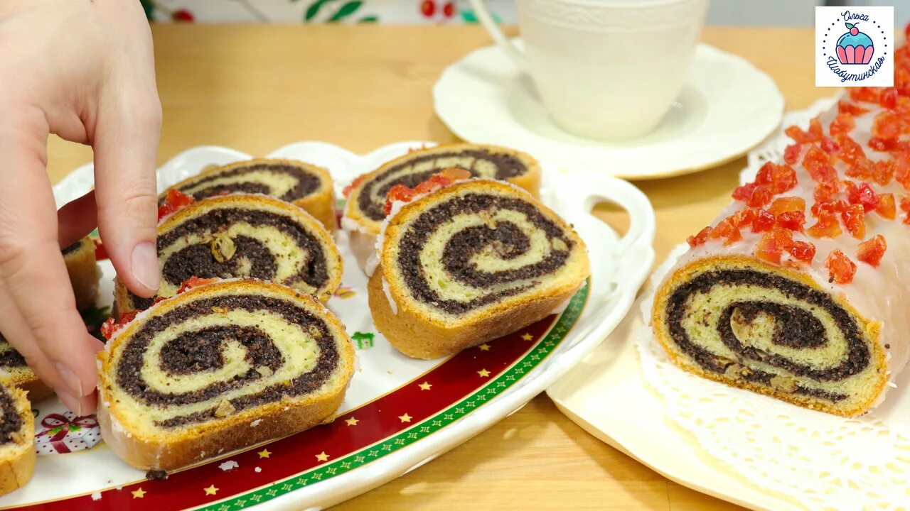 Сдобные рулеты с маком рецепт. Маковый рулет на пасху. Маковый рулет бриошь. Рулет с маком. Булочка рулетик с маком.