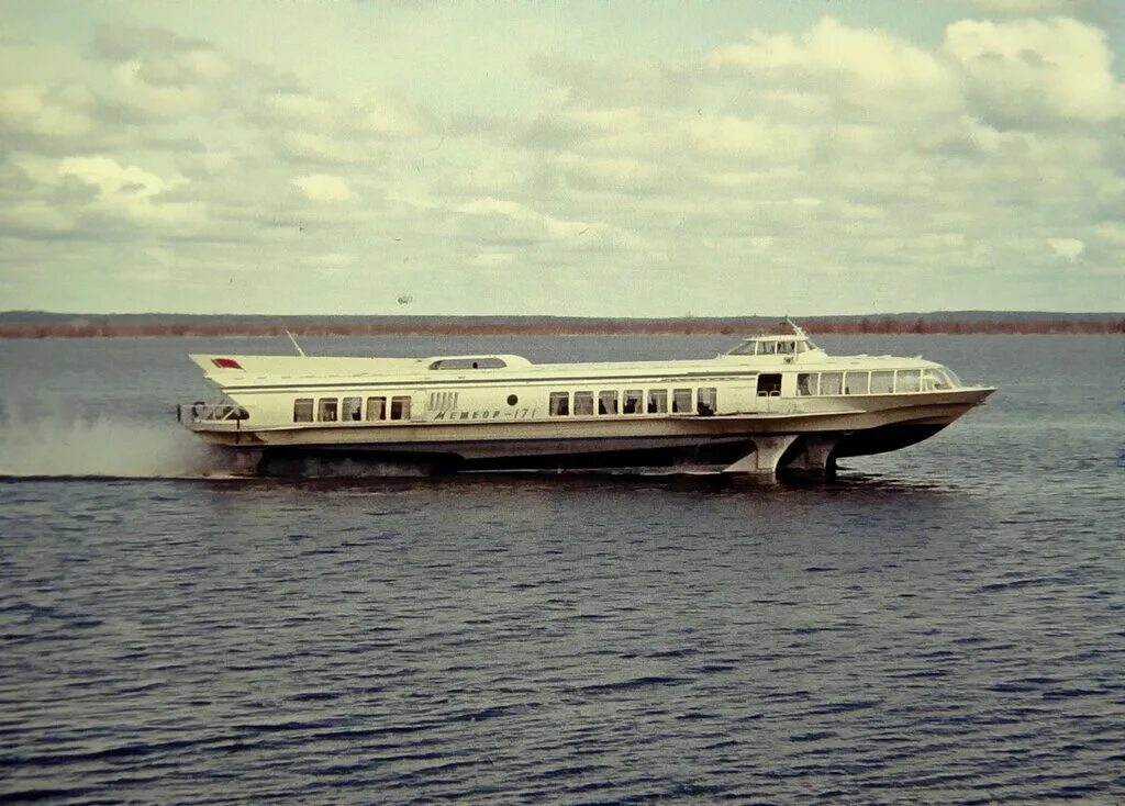 корабль метеор волгоград. метеор волгоград. метеор спб. ракета комета судно дон ростов таганрог. теплоход на волге метеор.