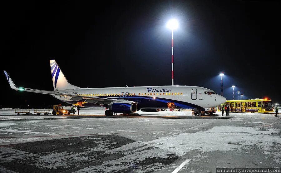 Владивосток-москва авиабилеты расписание. Аэропорт пулково зима ночь. Табло вылета шереметьево терминал с. Шереметьево москва владивосток сегодня. Ап шереметьево.