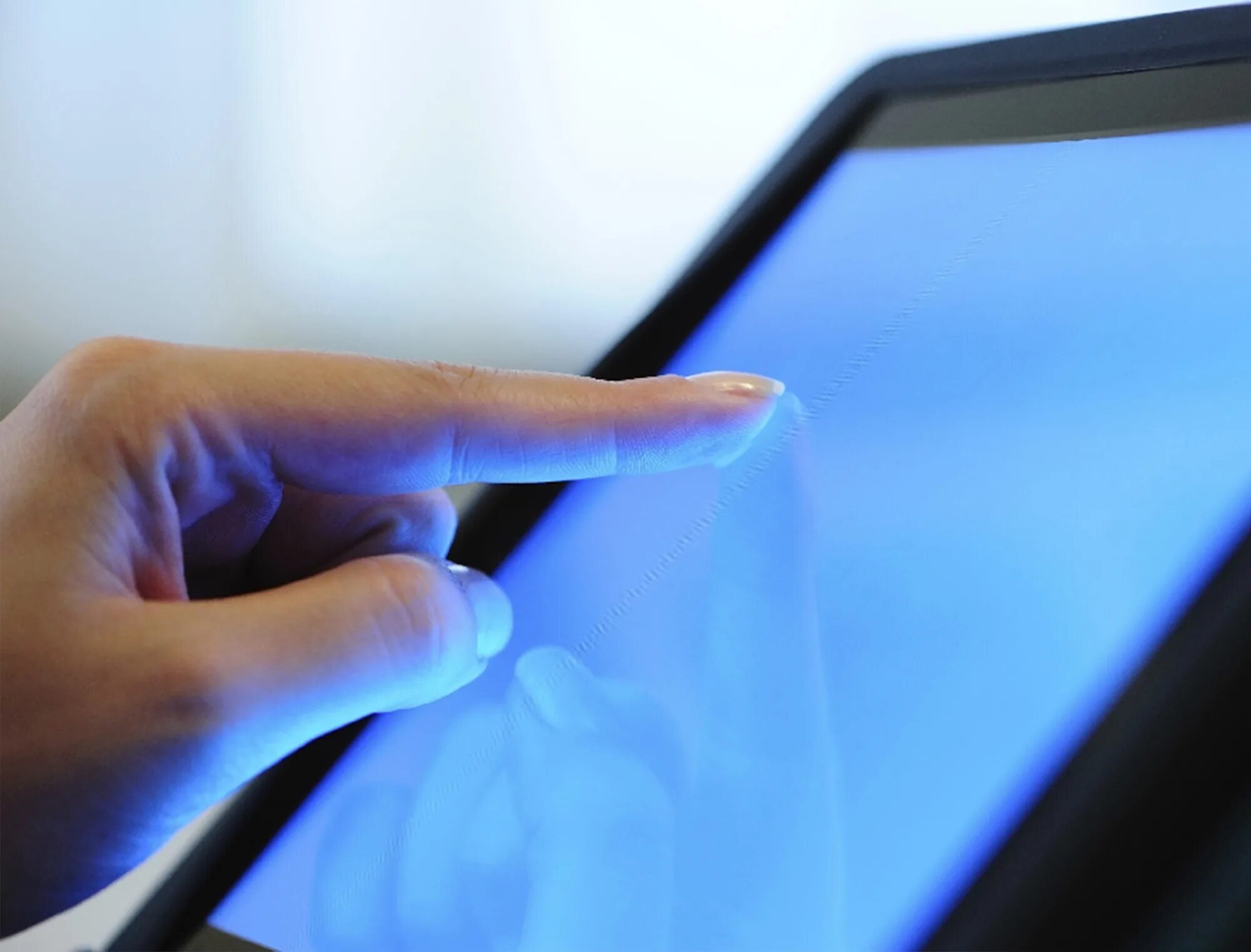 Javascript touch. Сенсорный экран. сенсорный монитор. touch screen экран. сенсорные экраны исследования.