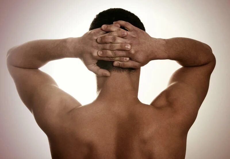 Here s back. Проблемы со спиной. Человек в задний. Боль в позвоночника больных. Спина грыжа фото зарядки.