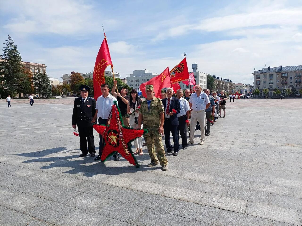 День освобождения Белгорода. 5 Августа день освобождения Белгорода. Знамя Победы. С днем Победы.