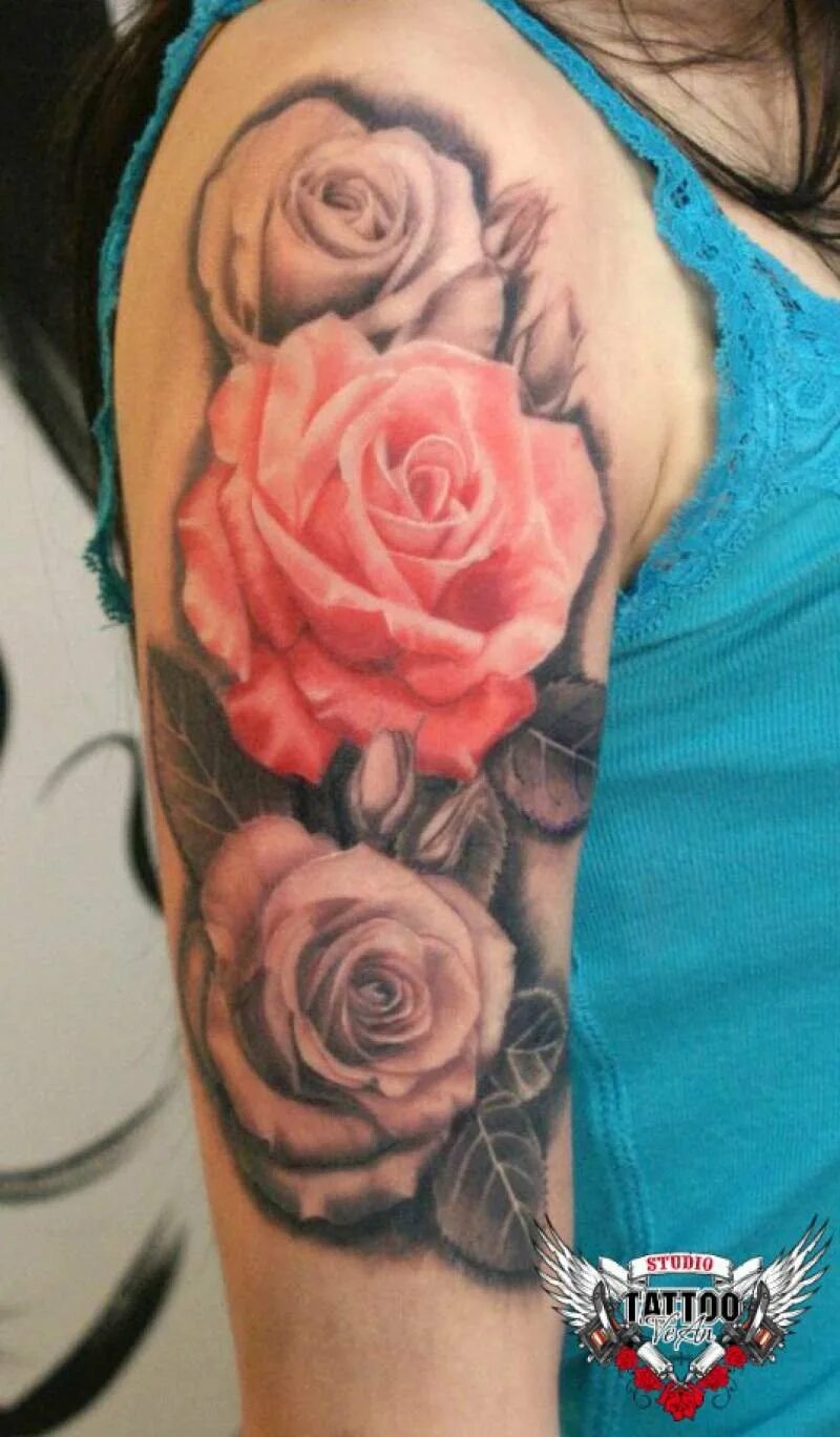 тату розы на плече. тату розы на плече. розы на плече у девушки. тату цветы на ключице. розы на плече у девушки.
