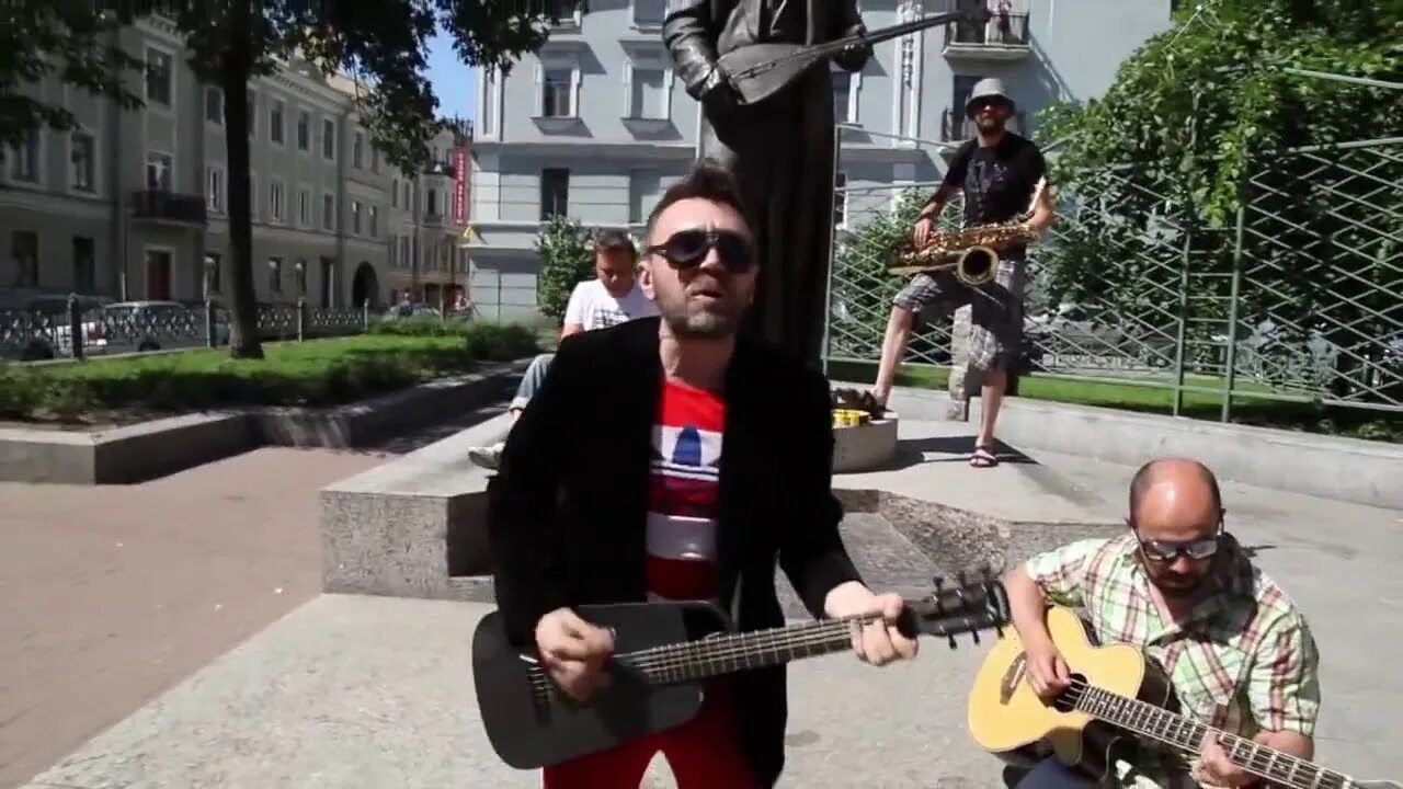 Москва по ком звонят твои колокола ленинград. Москва колокола ленинград. Шнуров концерт. Ленинград москва по чем твои колокола. Ленинград москва.
