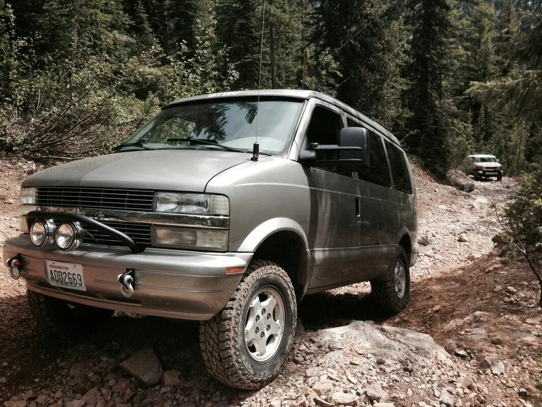 Полный привод бу купить россия. Шевроле Астро 4х4. Chevrolet Astro 4х4. Chevrolet Astro 1998 4x4 Diesel. Chevrolet Astro II 4х4.