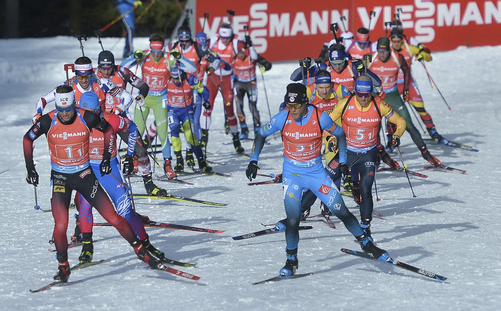 Биатлон. Эстафета 4×400 метров. Биатлон обои. Смешанная эстафета биатлон. Биатлон 3 км.