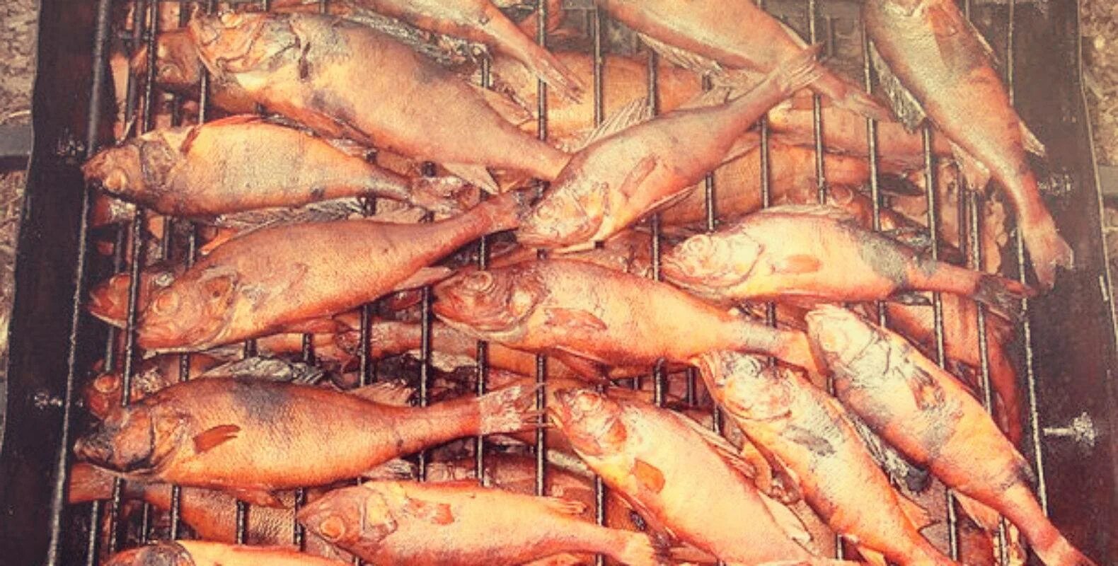 щепа бук для копчения 15кг 3х10мм. коптить рыбу на щепе. таблица щепы для холодного копчения. карп в коптильне на щепе. щепа для копчения "ольховая".